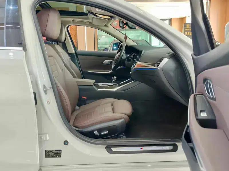 2021 BMW 3 Series 325Li M Sport Package — миниатюра 12