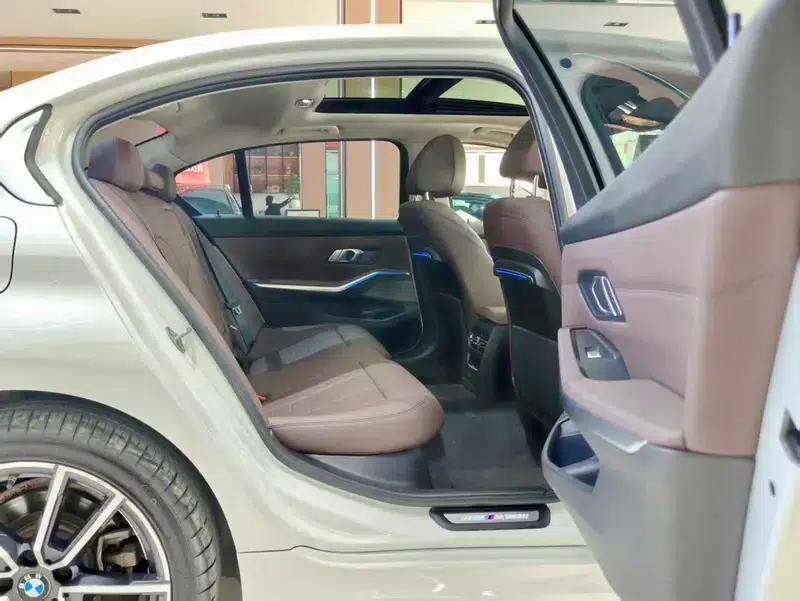 2021 BMW 3 Series 325Li M Sport Package — миниатюра 13