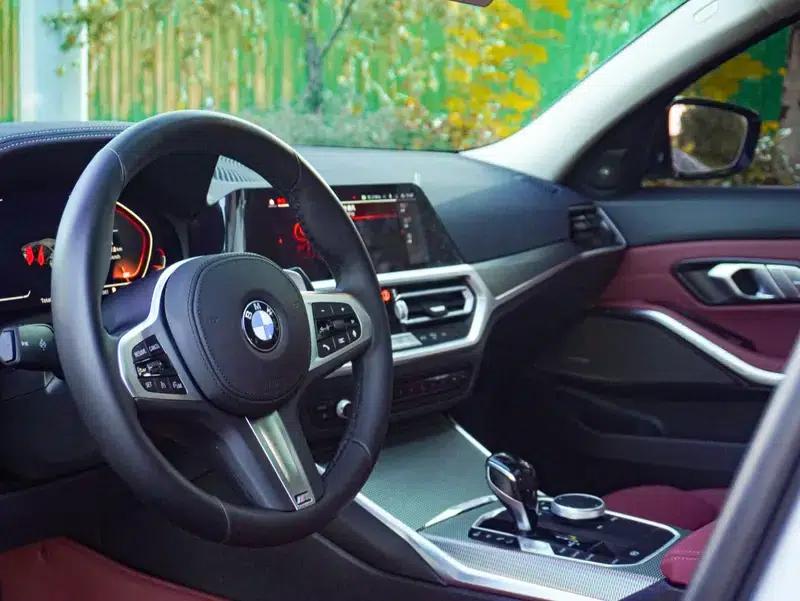 2021 BMW 3 Series 330i M Sport Shadow Edition — миниатюра 16