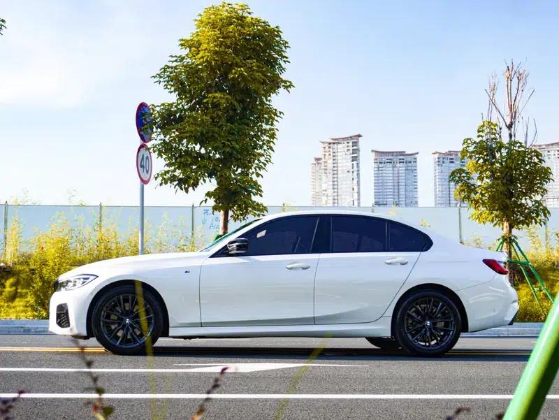 2021 BMW 3 Series 330i M Sport Shadow Edition — миниатюра 3