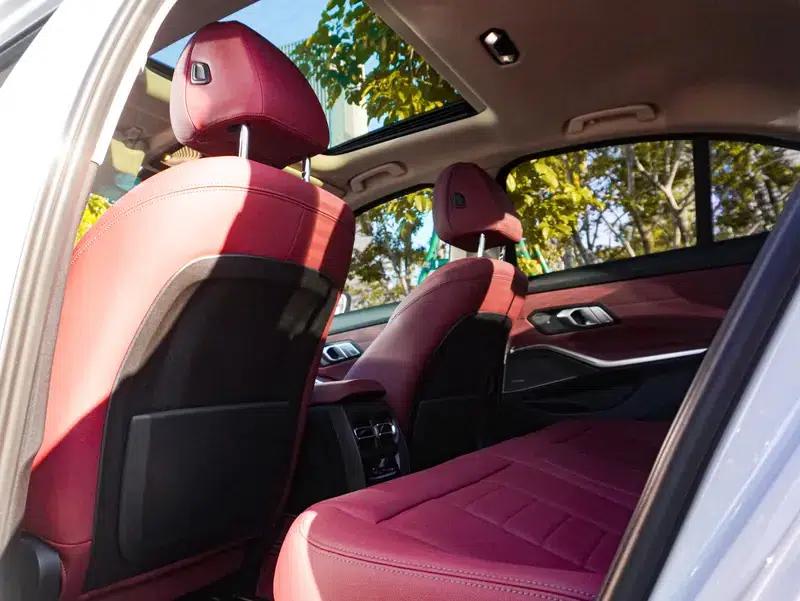 2021 BMW 3 Series 330i M Sport Shadow Edition — миниатюра 23