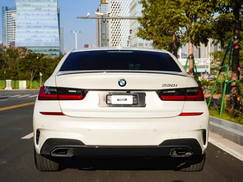 2021 BMW 3 Series 330i M Sport Shadow Edition — миниатюра 4