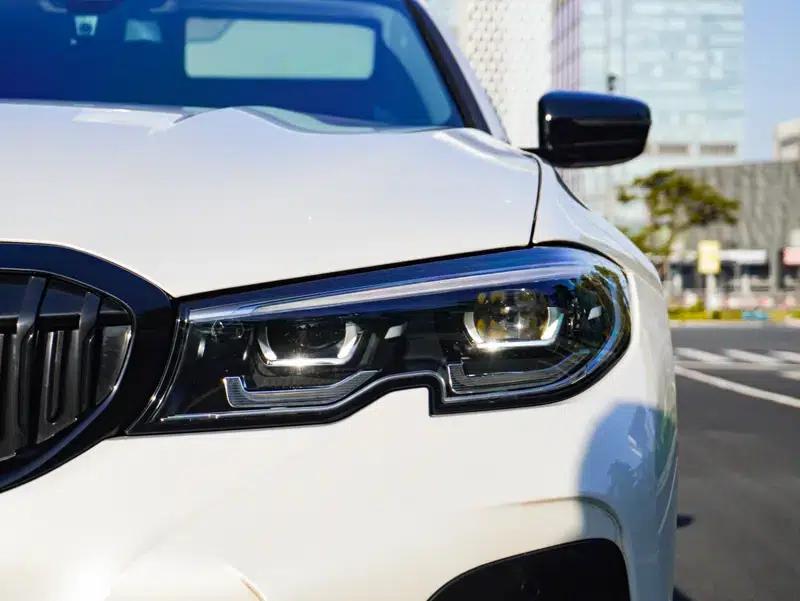 2021 BMW 3 Series 330i M Sport Shadow Edition — миниатюра 5