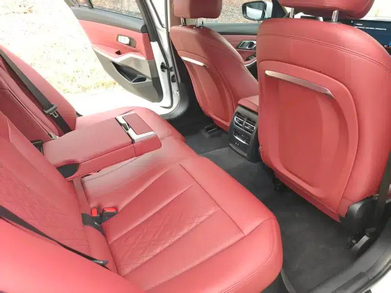 2023 BMW 3 Series 320Li M Sport Package — миниатюра 19