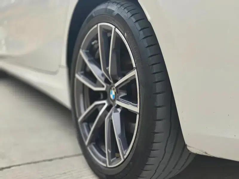 2023 BMW 3 Series 320Li M Sport Package — миниатюра 9