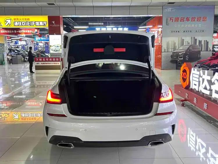 2020 BMW 3 Series 325Li M Sport Package — миниатюра 12