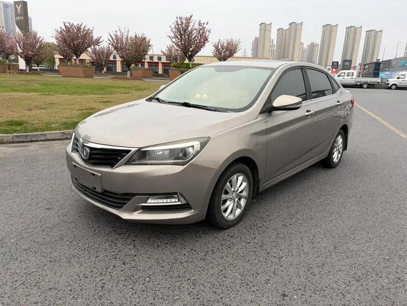 CHANGAN Alsvin V7 2016 1.6L Manual Enjoyment Model China V Standard — миниатюра 1