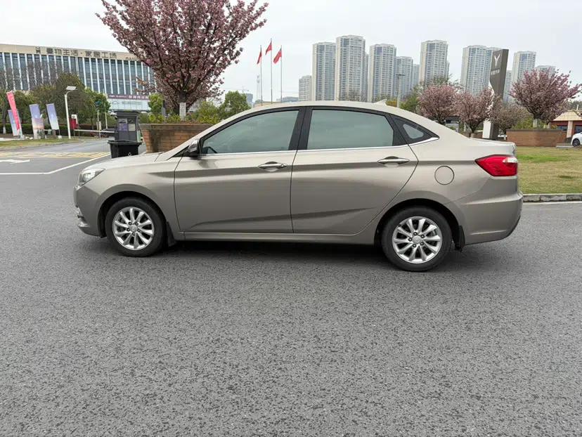 CHANGAN Alsvin V7 2016 1.6L Manual Enjoyment Model China V Standard — миниатюра 14