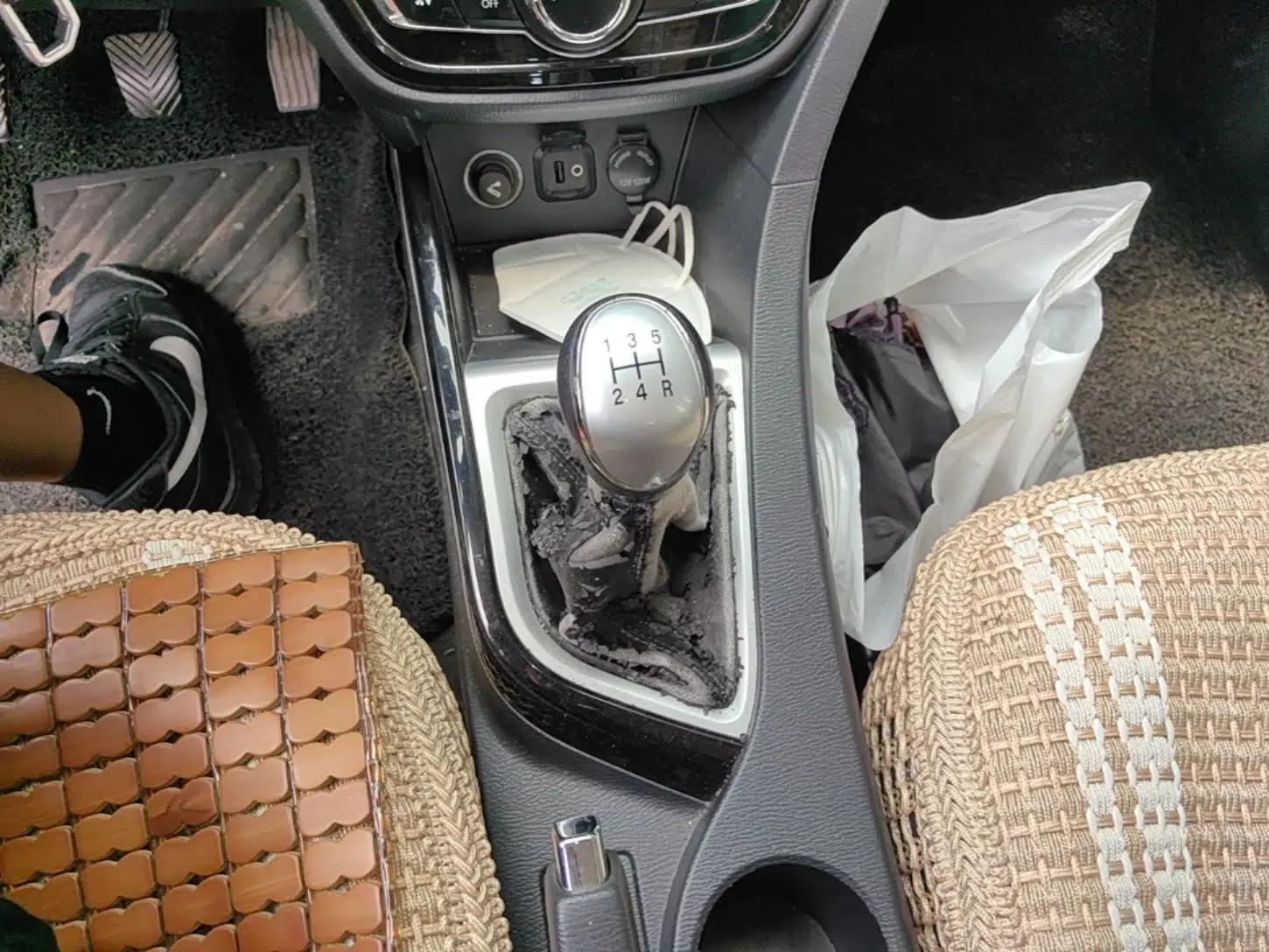 CHANGAN Alsvin V7 2015 1.6L Manual Fun Model China IV Standard — миниатюра 14