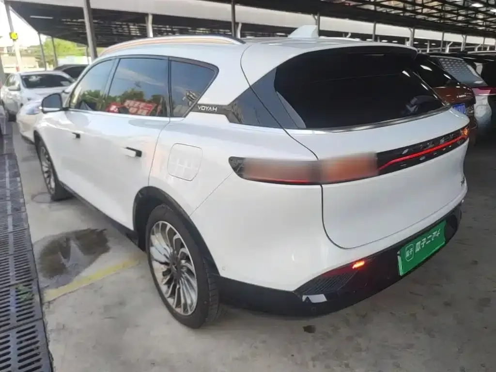 Voyah FREE 2021 AWD Standard Range Extender Exclusive Luxury Package — миниатюра 5