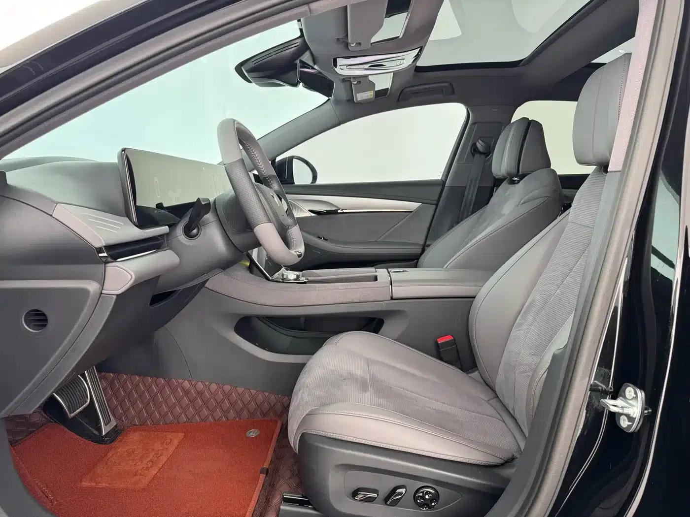 Voyah Chase Light 2024 PHEV AWD Extended Range Executive Edition — миниатюра 7