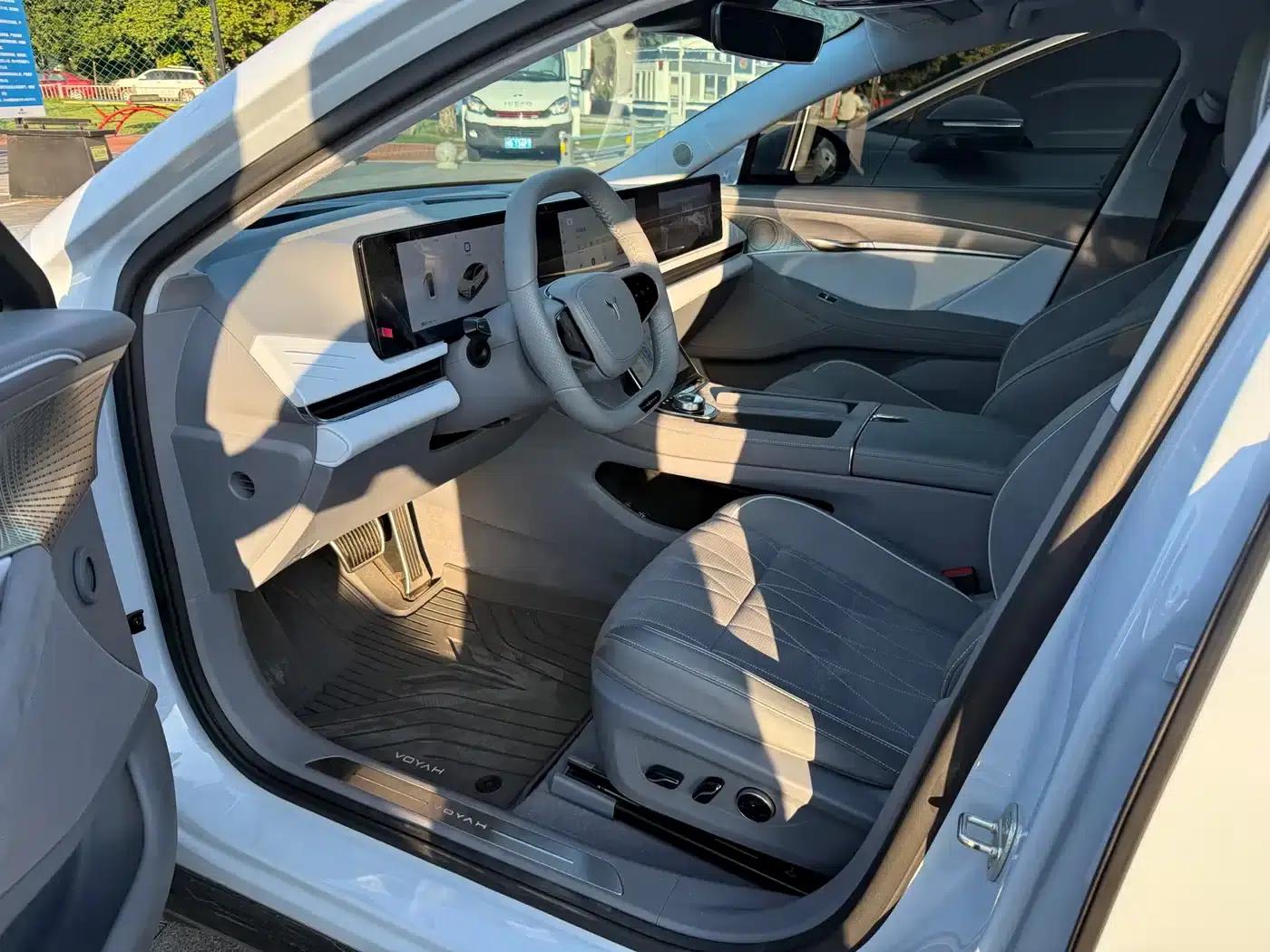 Voyah Chase 2023 AWD Standard Edition — миниатюра 4