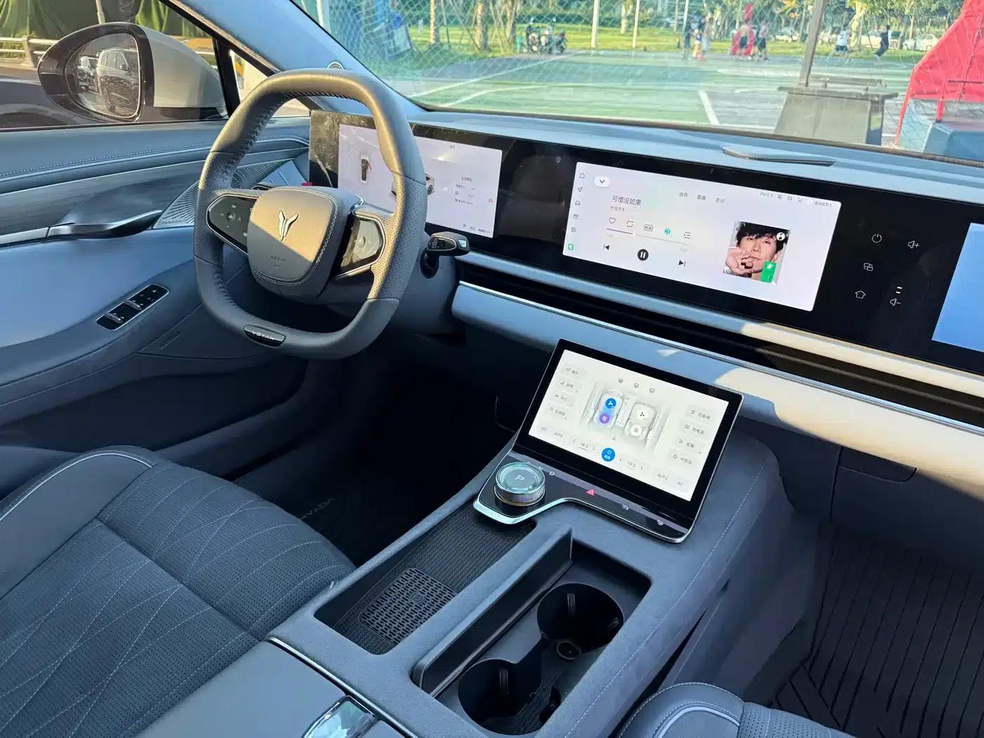 Voyah Chase 2023 AWD Standard Edition — миниатюра 10