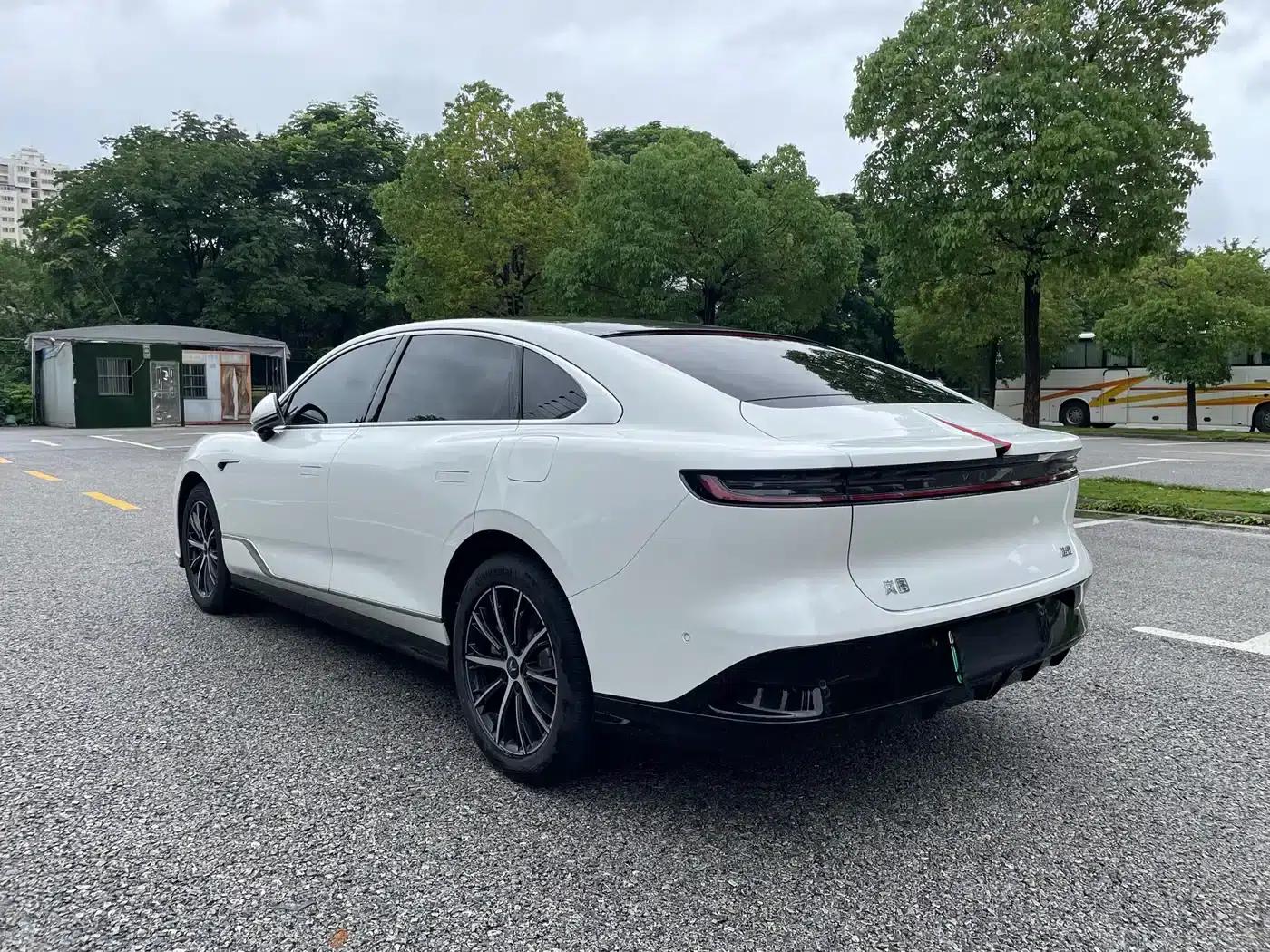 Voyah Chase Light 2024 PHEV AWD Extended Range Executive Edition — миниатюра 14