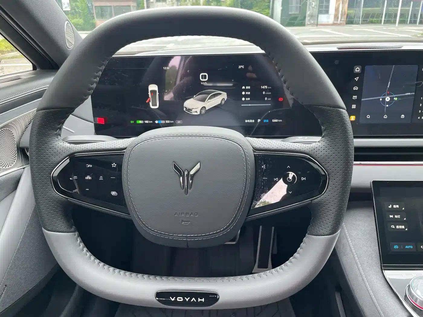 Voyah Chase Light 2024 PHEV AWD Extended Range Executive Edition — миниатюра 9