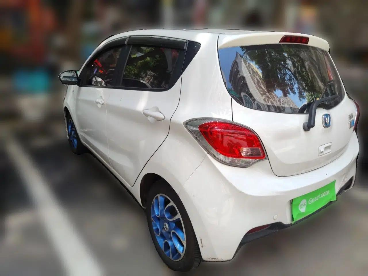 CHANGAN Benni EV 2017 All-Electric 210 km Luxury Model — миниатюра 4