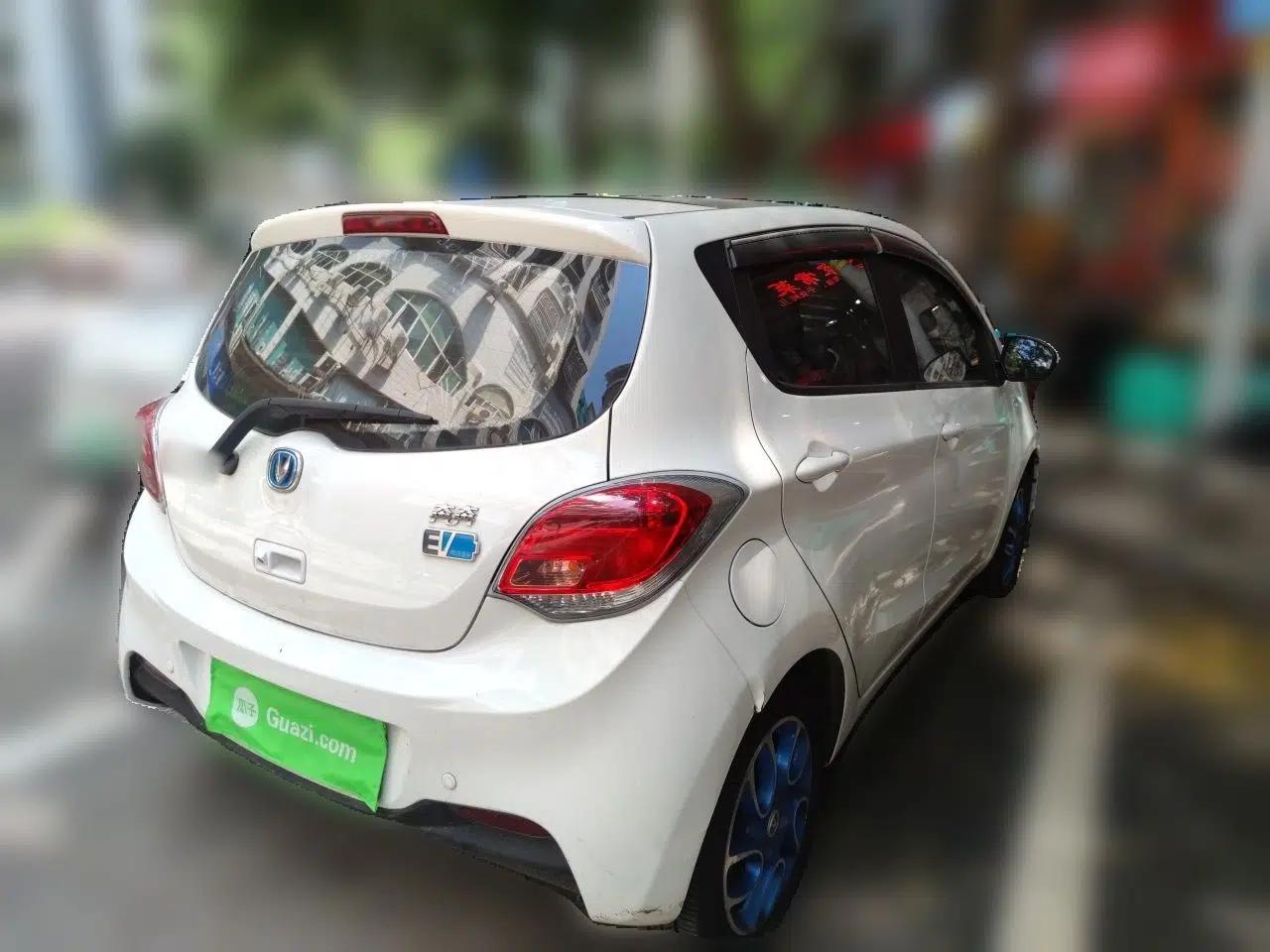 CHANGAN Benni EV 2017 All-Electric 210 km Luxury Model — миниатюра 6