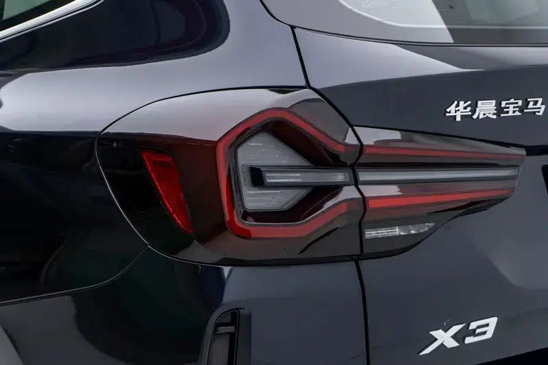 2022 BMW X3 xDrive25i M Sport Package — миниатюра 13