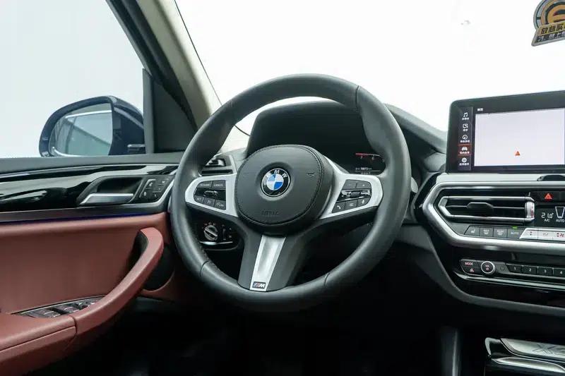 2022 BMW X3 xDrive25i M Sport Package — миниатюра 16
