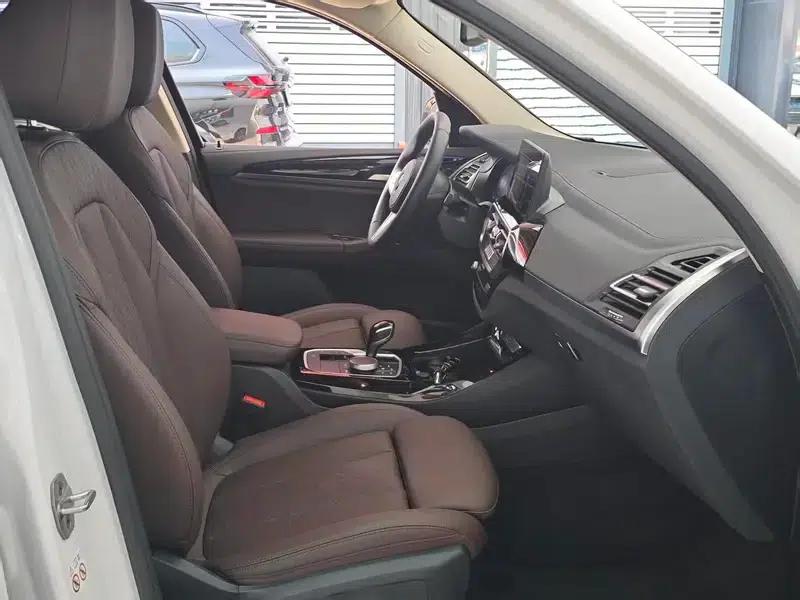 2022 BMW X3 xDrive25i M Sport Package — миниатюра 13