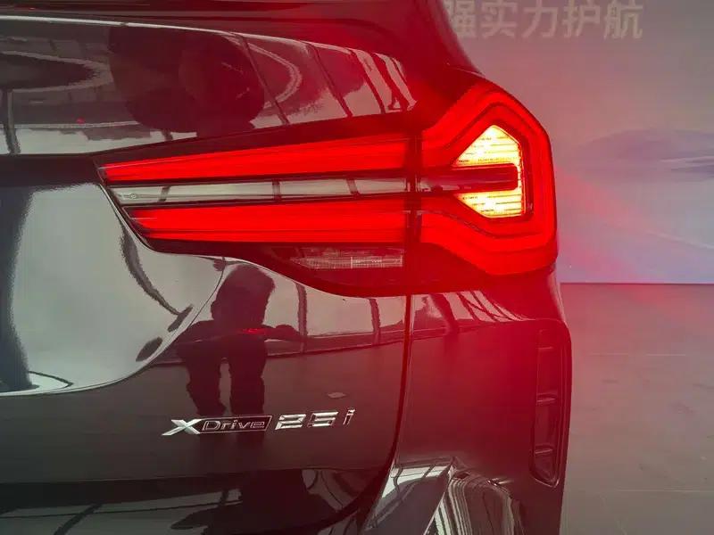 BMW X3 2022 facelift xDrive25i M Sport Package — миниатюра 10