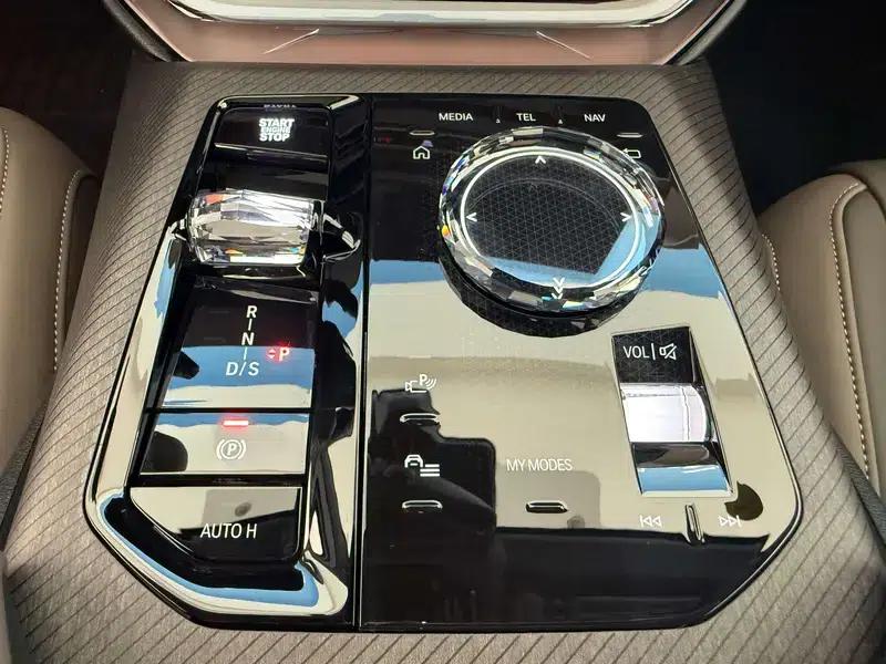 BMW X3 2025 xDrive30L Luxury M Sport Package — миниатюра 20