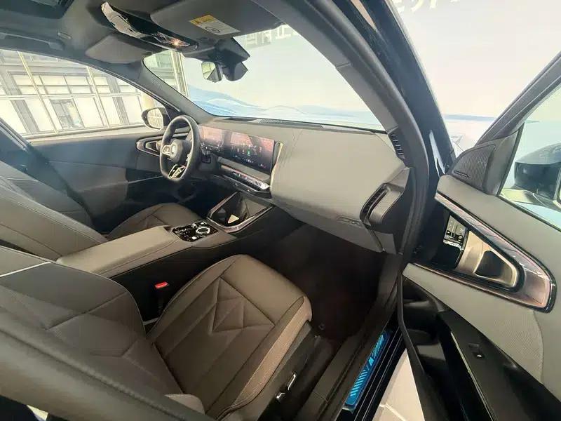 BMW X3 2025 xDrive30L Luxury M Sport Package — миниатюра 35