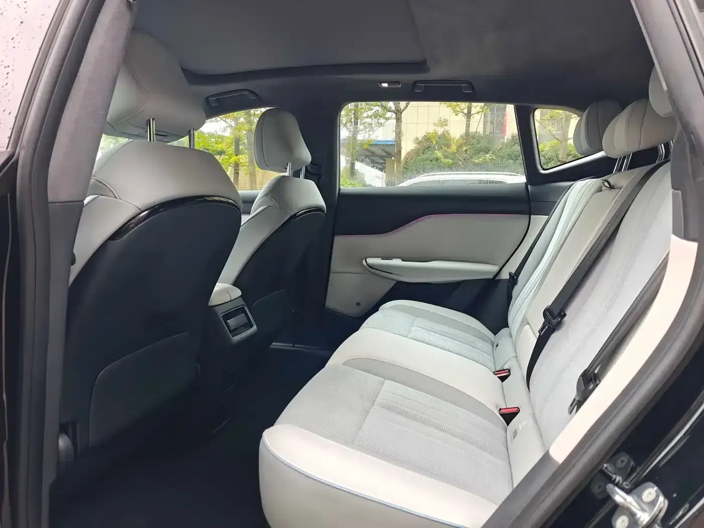 Voyah 2024 Long Range Supercharging Edition — миниатюра 5