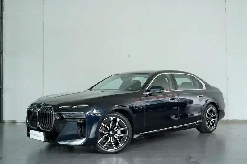 2023 BMW 7 Series 735Li M Sport Package — миниатюра 1