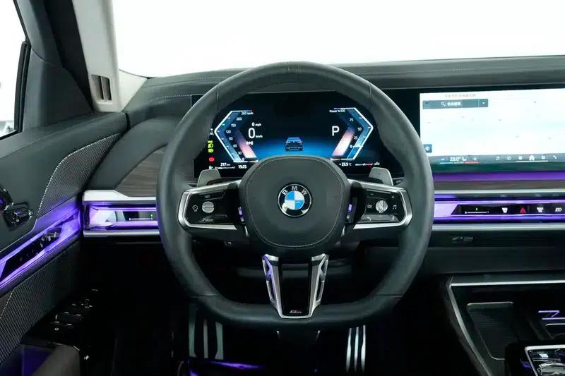 2023 BMW 7 Series 735Li M Sport Package — миниатюра 12
