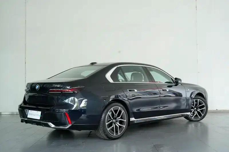 2023 BMW 7 Series 735Li M Sport Package — миниатюра 5