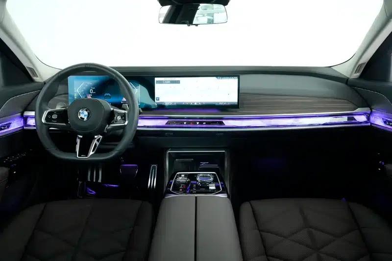2023 BMW 7 Series 735Li M Sport Package — миниатюра 10