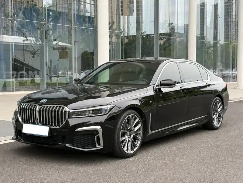 2018 BMW 7 Series 740Li Leading Edition M Sport Package — миниатюра 1