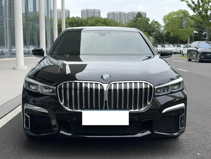 2018 BMW 7 Series 740Li Leading Edition M Sport Package — миниатюра 2