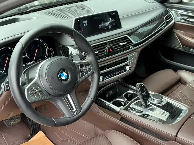2018 BMW 7 Series 740Li Leading Edition M Sport Package — миниатюра 13