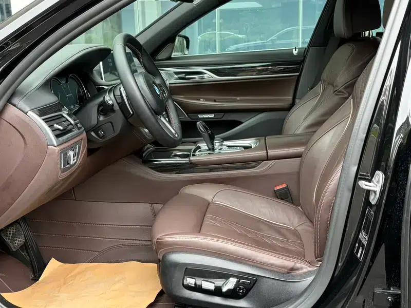 2018 BMW 7 Series 740Li Leading Edition M Sport Package — миниатюра 14