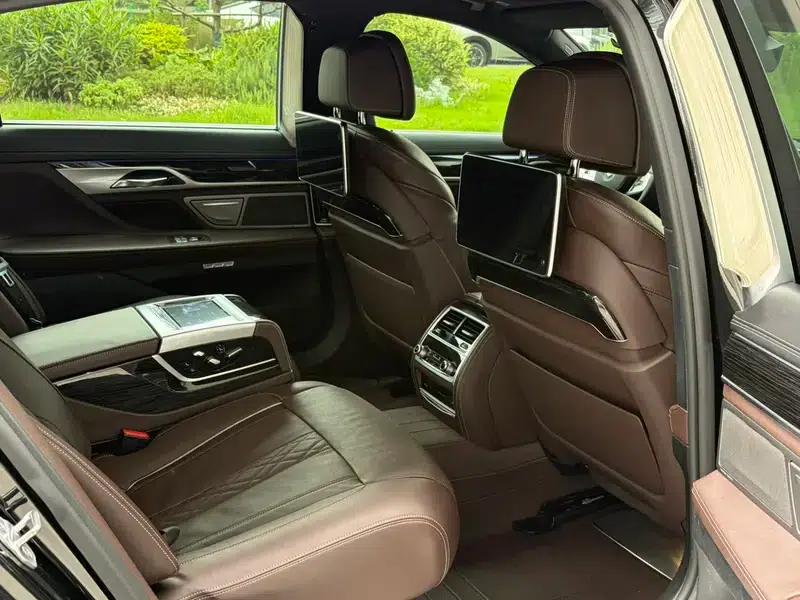 2018 BMW 7 Series 740Li Leading Edition M Sport Package — миниатюра 16