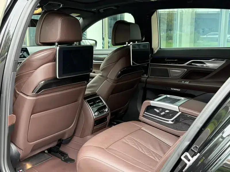2018 BMW 7 Series 740Li Leading Edition M Sport Package — миниатюра 20
