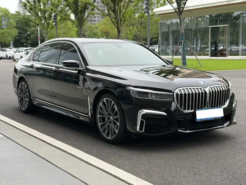2018 BMW 7 Series 740Li Leading Edition M Sport Package — миниатюра 3