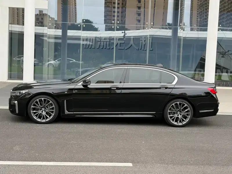 2018 BMW 7 Series 740Li Leading Edition M Sport Package — миниатюра 4
