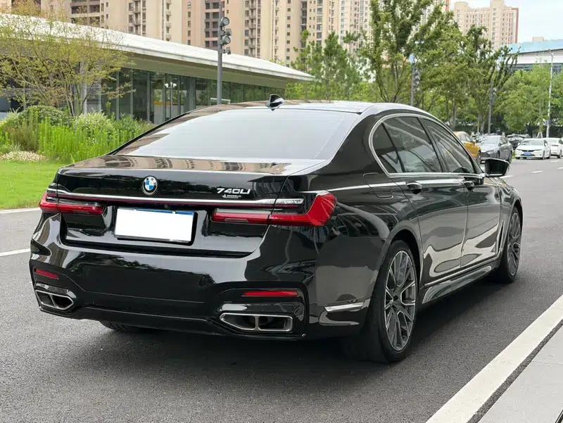 2018 BMW 7 Series 740Li Leading Edition M Sport Package — миниатюра 7