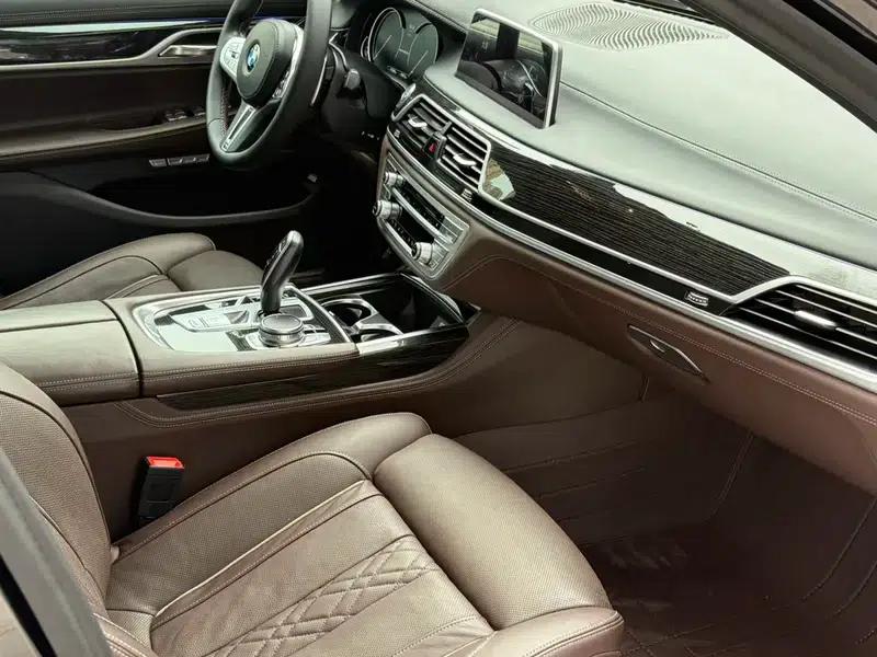 2018 BMW 7 Series 740Li Leading Edition M Sport Package — миниатюра 9