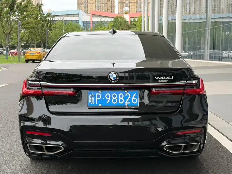 2018 BMW 7 Series 740Li Leading Edition M Sport Package — миниатюра 10