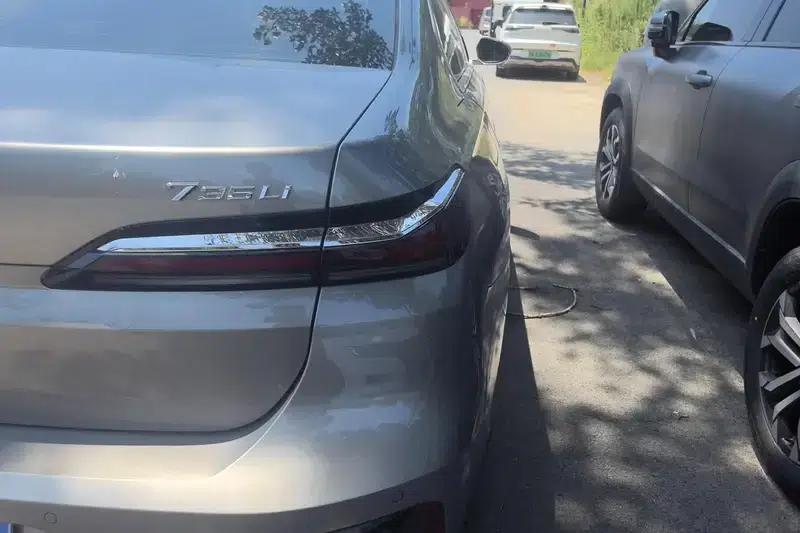 2023 BMW 7 Series 735Li M Sport Package — миниатюра 5