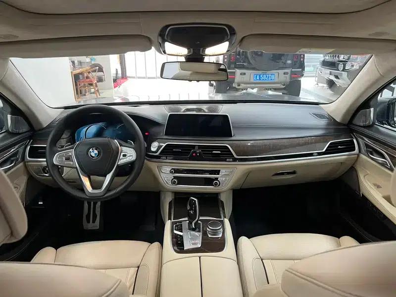2018 BMW 7 Series 750Li xDrive M Sport Package — миниатюра 11