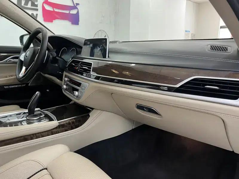 2018 BMW 7 Series 750Li xDrive M Sport Package — миниатюра 15