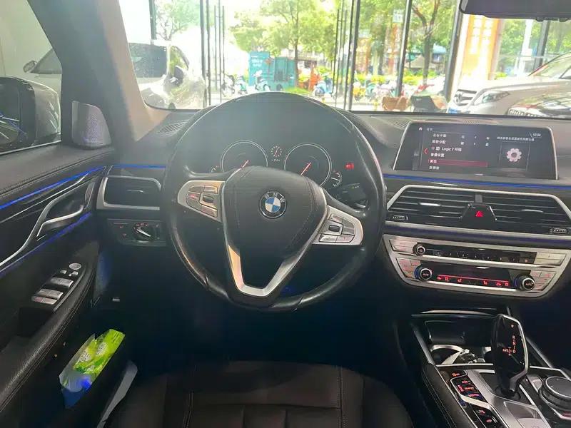 2018 BMW 7 Series 730Li Leading Excellence Package — миниатюра 8