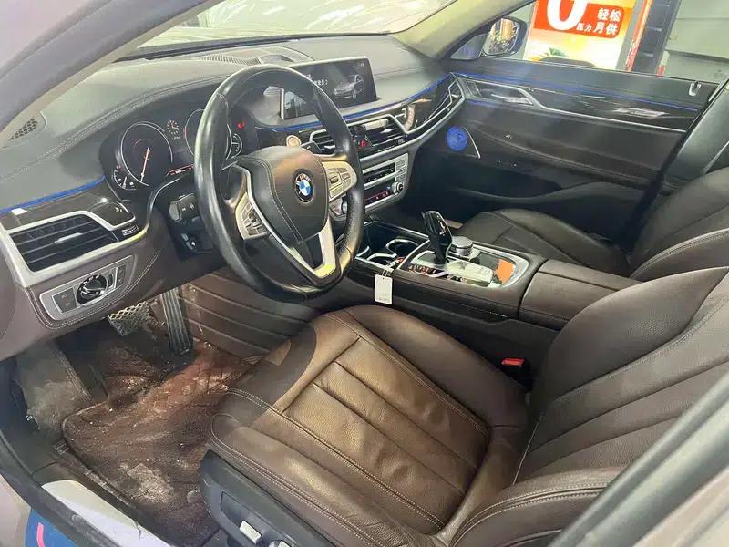 2018 BMW 7 Series 730Li Leading Excellence Package — миниатюра 9