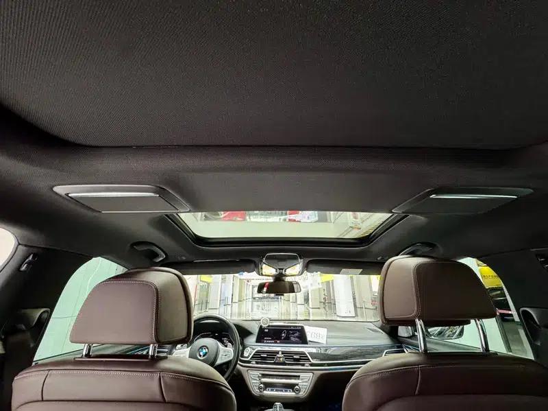 2021 BMW 7 Series 740Li Leading Edition M Sport Package — миниатюра 14