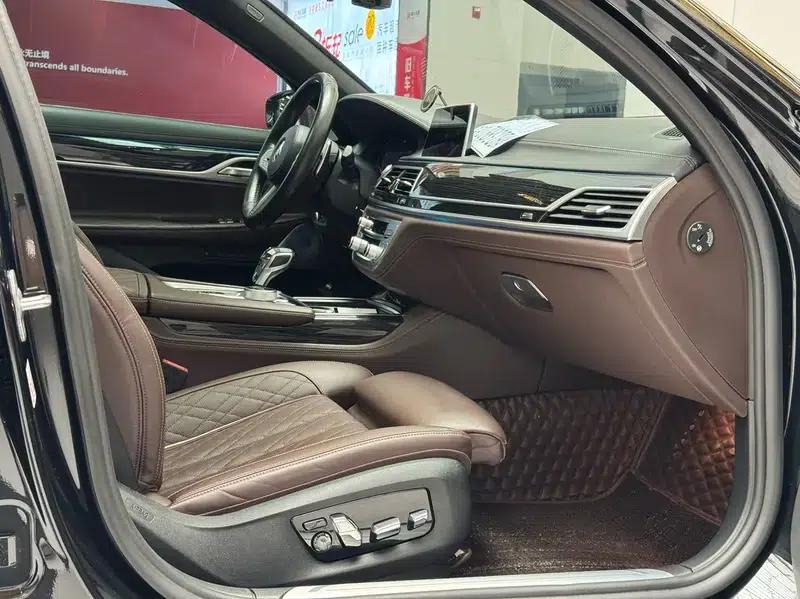 2021 BMW 7 Series 740Li Leading Edition M Sport Package — миниатюра 9